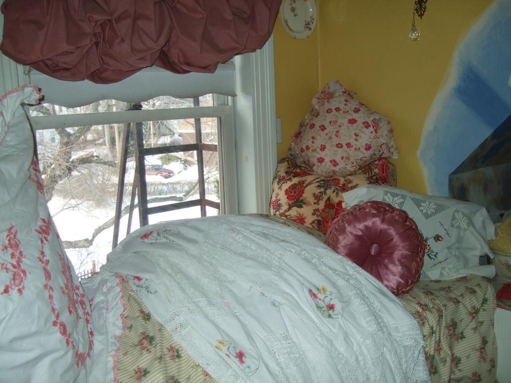 Enchanted Nights Bed & Bath Kittery Pokoj fotografie