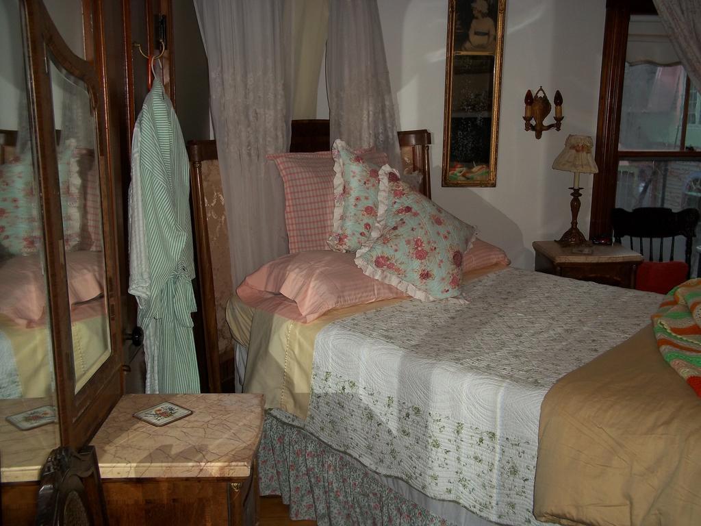 Enchanted Nights Bed & Bath Kittery Pokoj fotografie